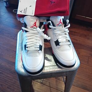 Air Jordan 4 red cement Sneakers without box jordan socks included